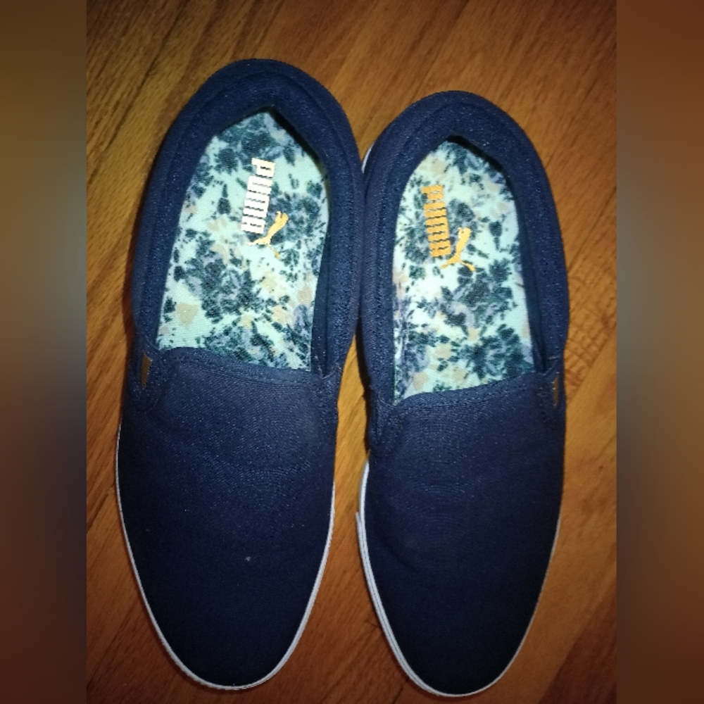 Women's Size 10 Puma Slip on Shoes